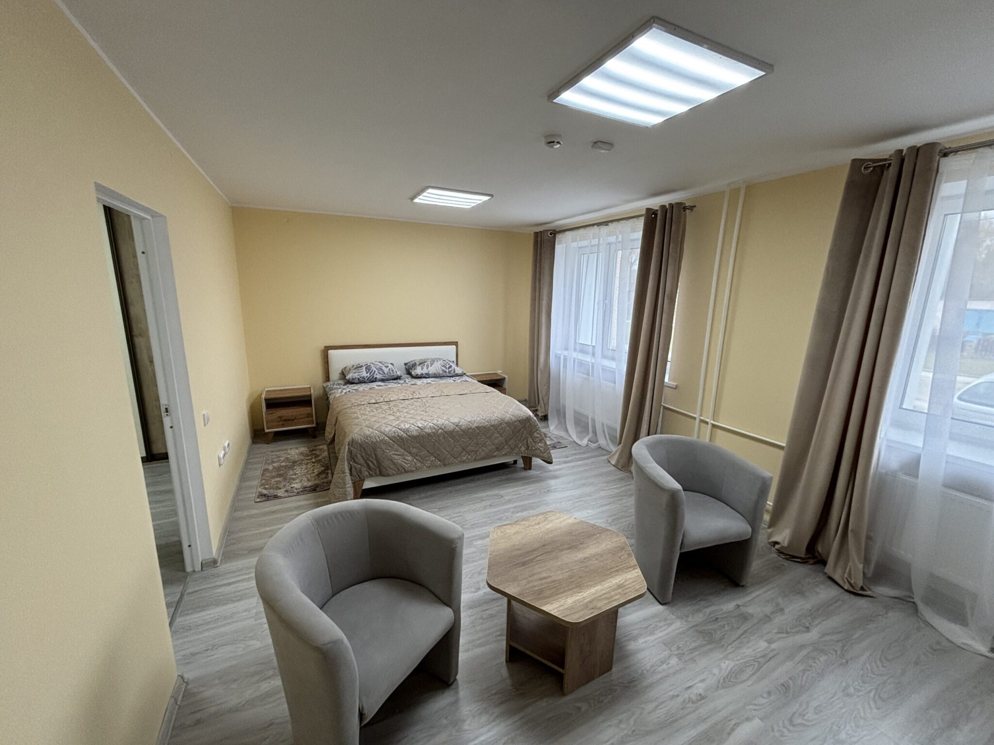 Двухместная с двухспальной кроватью